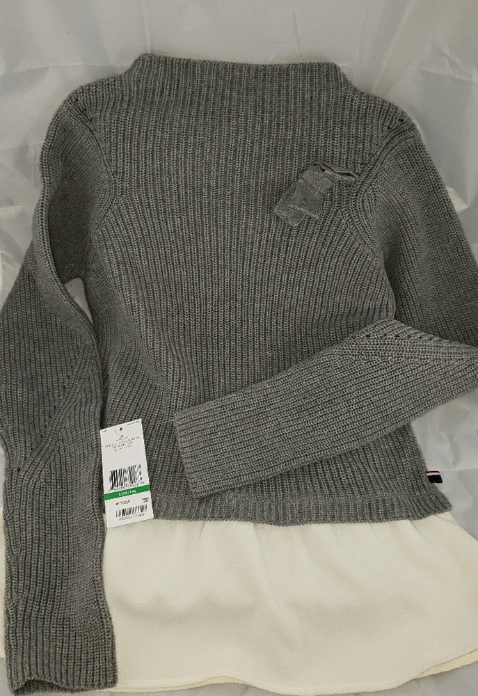 Girls large Tommy hill sweater
